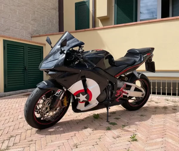 Senetle 2. El Motosiklet Honda CBR600RR